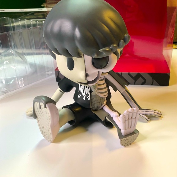 Murda Beatz x Kidrobot 8” Grayscale Vinyl Toy LE - Picture 1 of 10